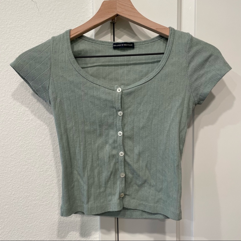 Brandy Melville T short